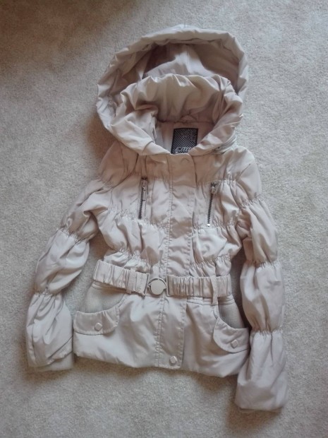 134 -es vajszínű vastag sportos pufi kabát 8-9 éves nagylányra