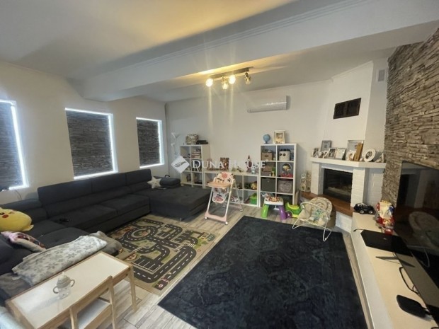 135 nm-es h�z elad� Kecskem�t