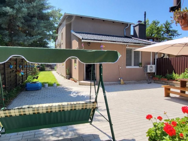 135 nm-es h�z elad� Si�fok