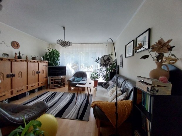 135 nm-es h�z elad� Szeged