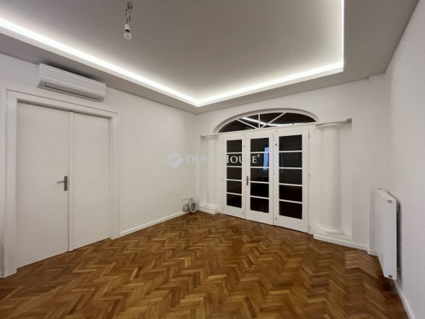 135 nm-es lak�s elad� Szombathely