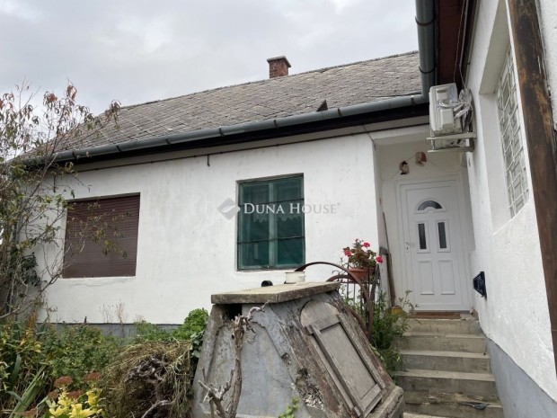 136 nm-es h�z elad� Isztim�r