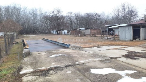 1384 nm-es telek elad� Hern�d