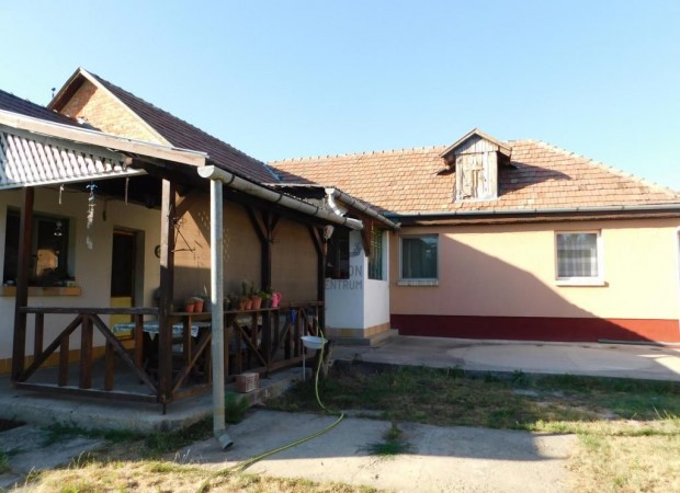 139 nm-es h�z elad� T�pi�s�g