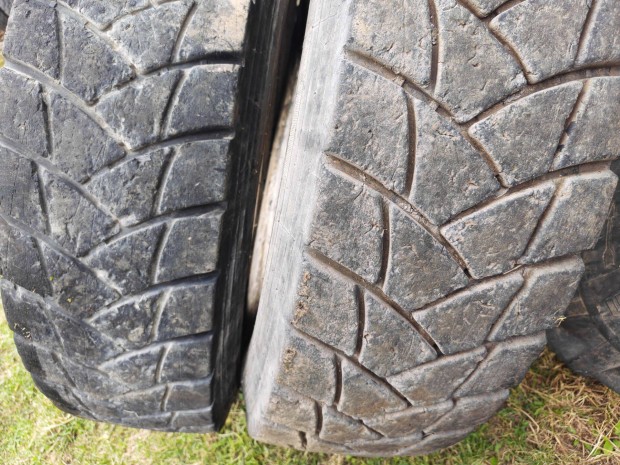 13R22.5 Teher