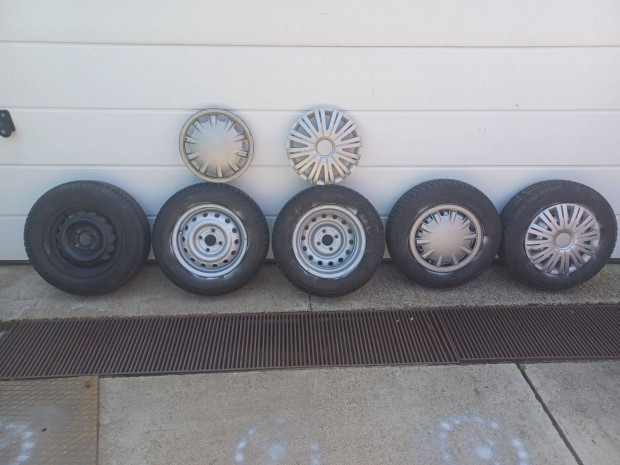 13"-os Opel Astra felni Riken 175/70 tli gumi autgumi disztrcsval
