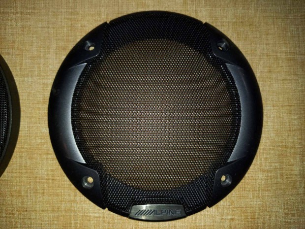 13 cm-es hangszóróhoz Alpine hangszórórács