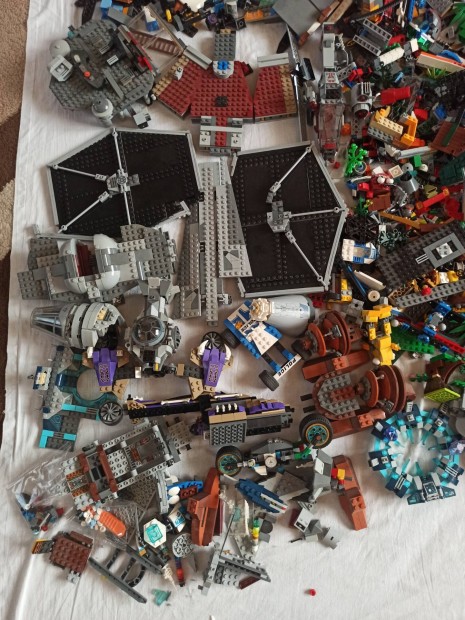 13 kg mlesztett lego elad! 