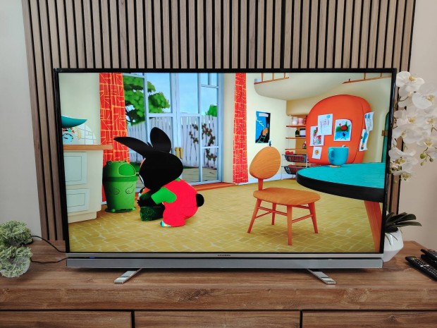 140CM SMART WIFI LED TV. 