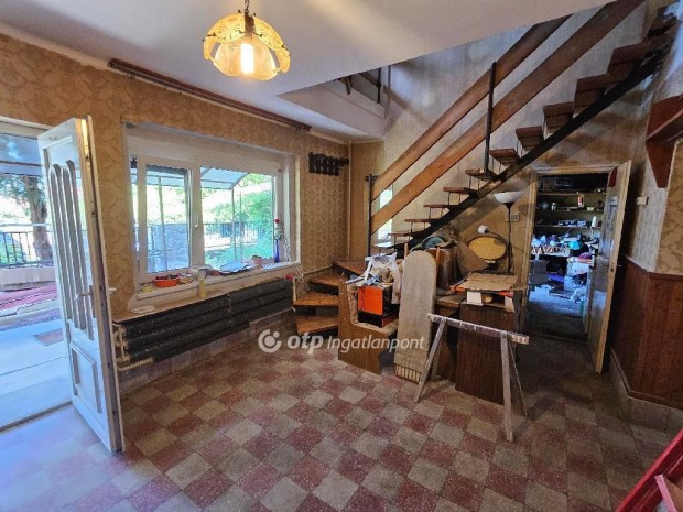 140 nm-es h�z elad� Dunaalm�s