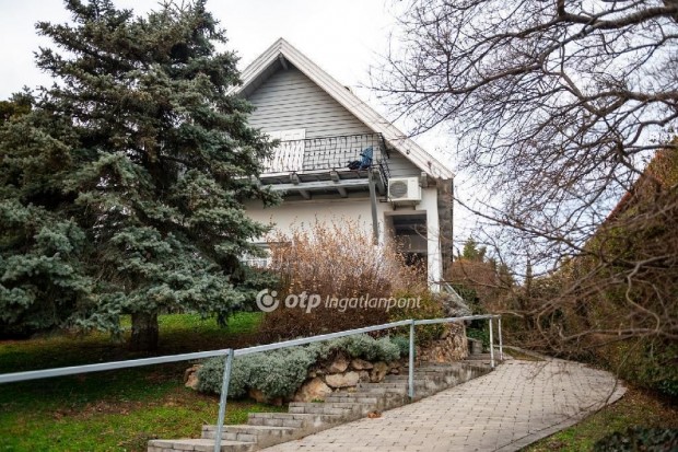 140 nm-es h�z elad� Paloznak