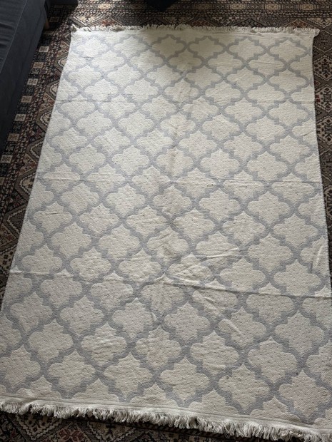 140x210cm k�toldalas sz�nyeg. 