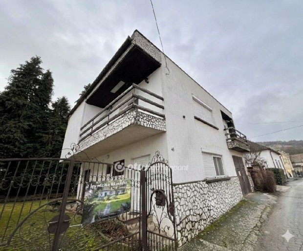 141 nm-es h�z elad� Tokaj