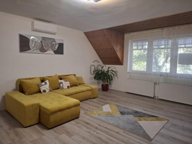 142 nm-es lak�s elad� Nagyk�ta