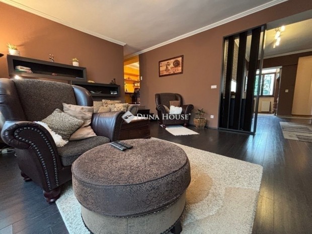 143 nm-es lak�s elad� Szombathely