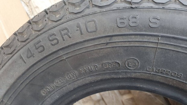 145 R10 Pirelli használt gumi