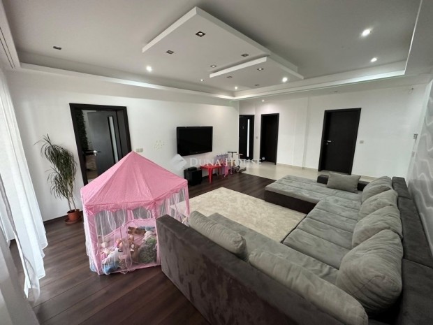 145 nm-es h�z elad� Albertirsa