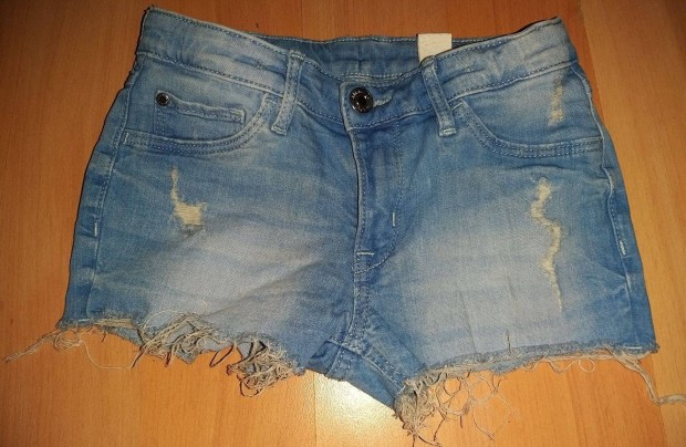 146-os short elad