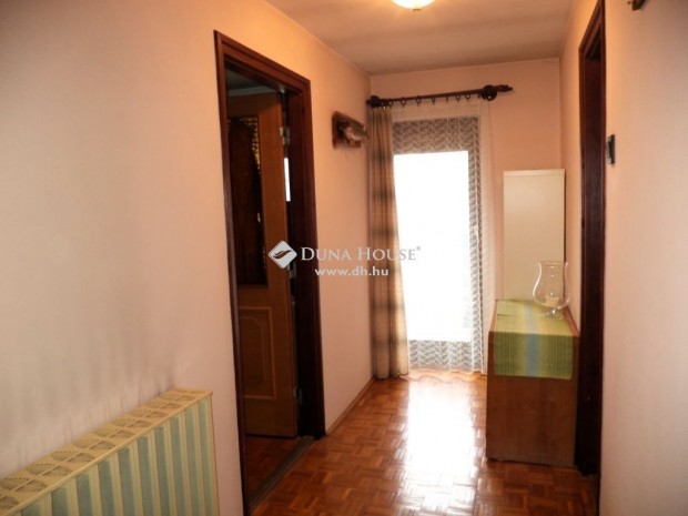 148 nm-es h�z elad� K�poln�sny�k