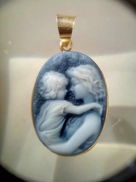 14K Arany foglalatban kamea medal