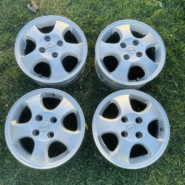 14" 4x100 5,5J ET49 Opel alufelni eladó!