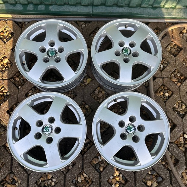 14" 5x100 6J ET43 Skoda alufelni elad!