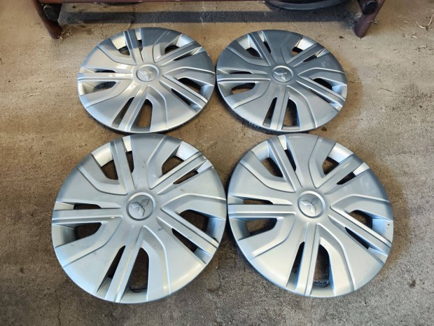 14" Mitsubishi Dísztárcsa garnitúra 90Garage
