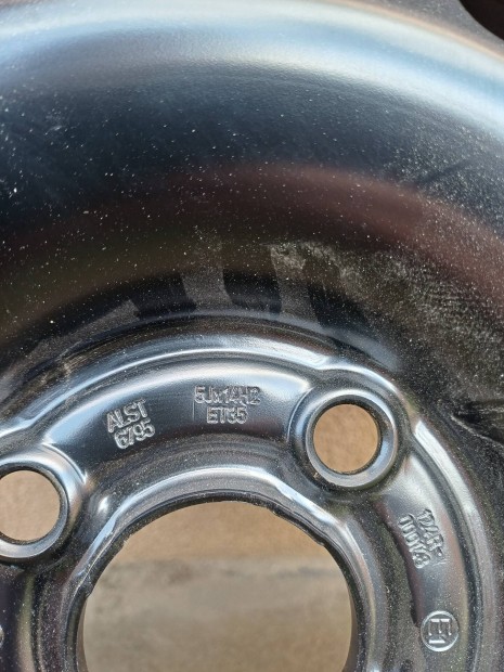 14 "-os �j ac�lfelni, haszn�lt ny�ri gumival