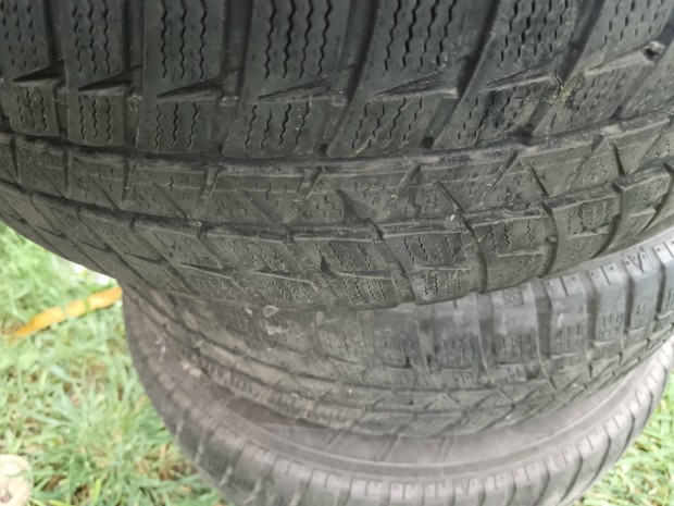 14" acél felni gumival eladó