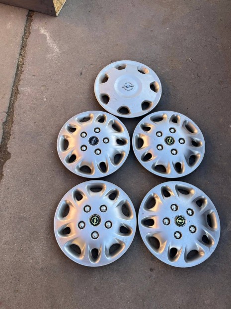 14"-os Opel dísztárcsa