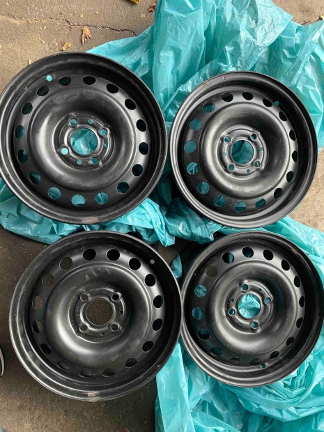 14 colos Nissan aclfelni