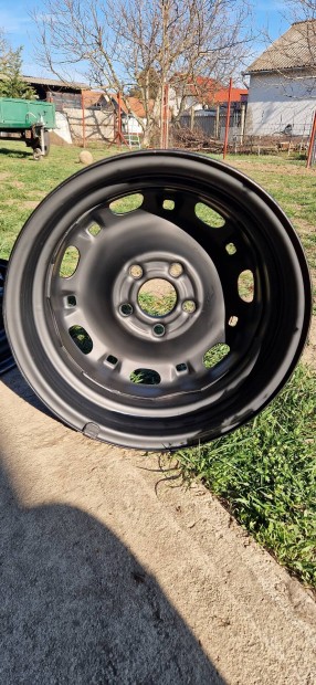 14 colos felnik Elad�k!