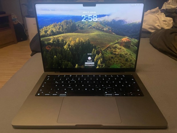 14 hvelykes Macbook Pro Apple M1 Pro chippel