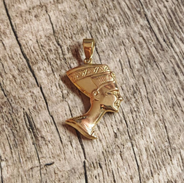 14k fmjelzett arany nofertiti medl 