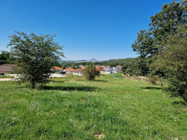 1500 nm-es telek elad� Pilisj�szfalu