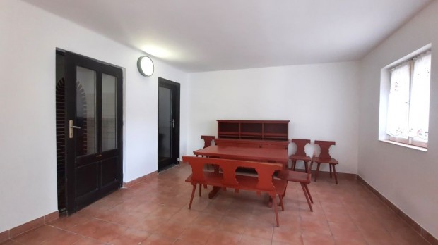 150 nm-es h�z elad� Hern�d