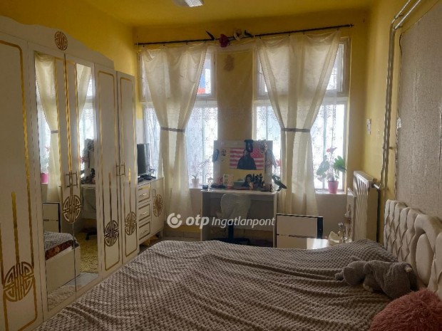 153 nm-es h�z elad� K�telek