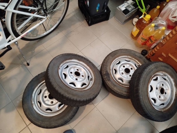 155/70 R13 Suzuki Swift 2004-ig! Nyárigumi eladó
