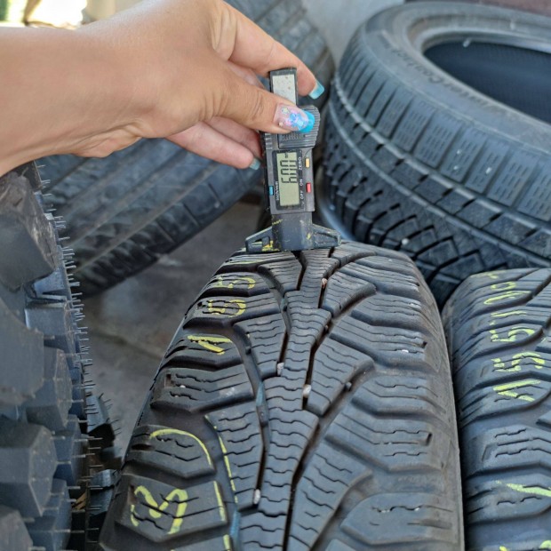 155/70 R13 Uniroyal téli gumi 25000ft a 4db/233/