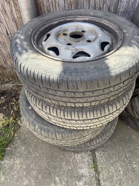 155/70 R13 nyrigumi