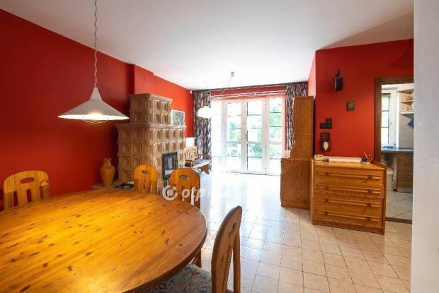 157 nm-es h�z elad� Sz�kesfeh�rv�r #5074865