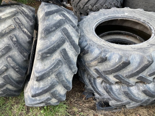 15.5/80-24 Galaxy munkag�p gumiabroncs 