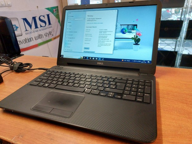 15.6"-os 2 magos Dell notebook fillrekrt