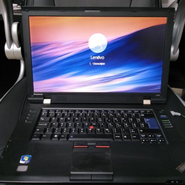 15.6 kijelz Lenovo L520 laptop 4x2.3 GHz processzor 8 gb memria magy