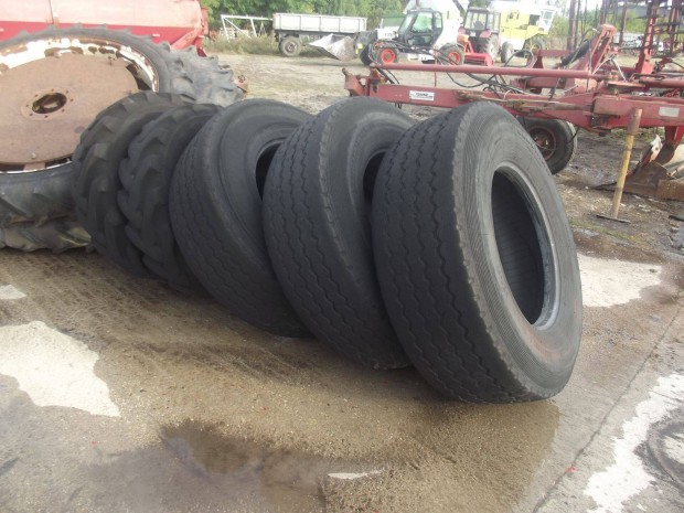 15 R 22,5-es gumi elad