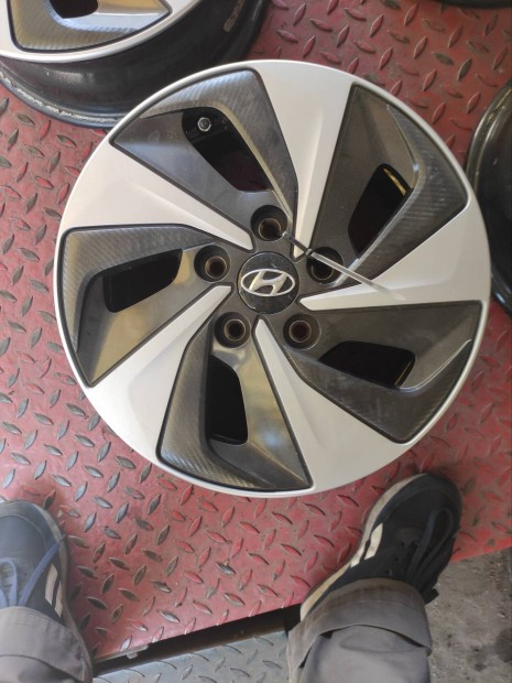 15" 15 5x114,3 Hyundai demo alufelni tpms 98eft/4db