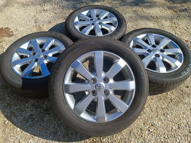 15" 15 gyri Toyota Yaris alufelni felni szett Nexen nyrigumikkal