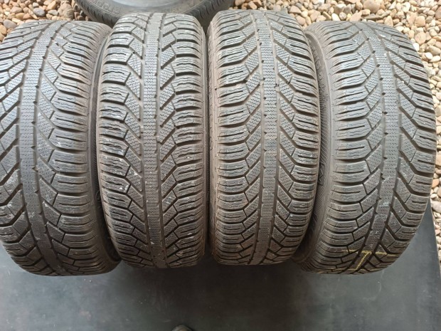 15" 185/60 R 15 Semperit Master-Grip 2 téli gumi eladó!