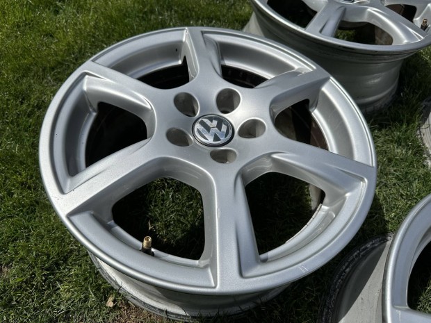 15" 5x100 6J ET40 Volkswagen, Skoda, Seat alufelni eladó! Gumival is!