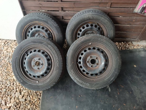 15" 5x112 Gyári Audi,VW ,Skoda lemezfelni nyári gumival eladó!